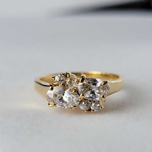 Vintage CZ Cluster Ring Yellow Gold Plated Simulated Diamond Engagement Ring 6 ¼ - Picture 4 of 14